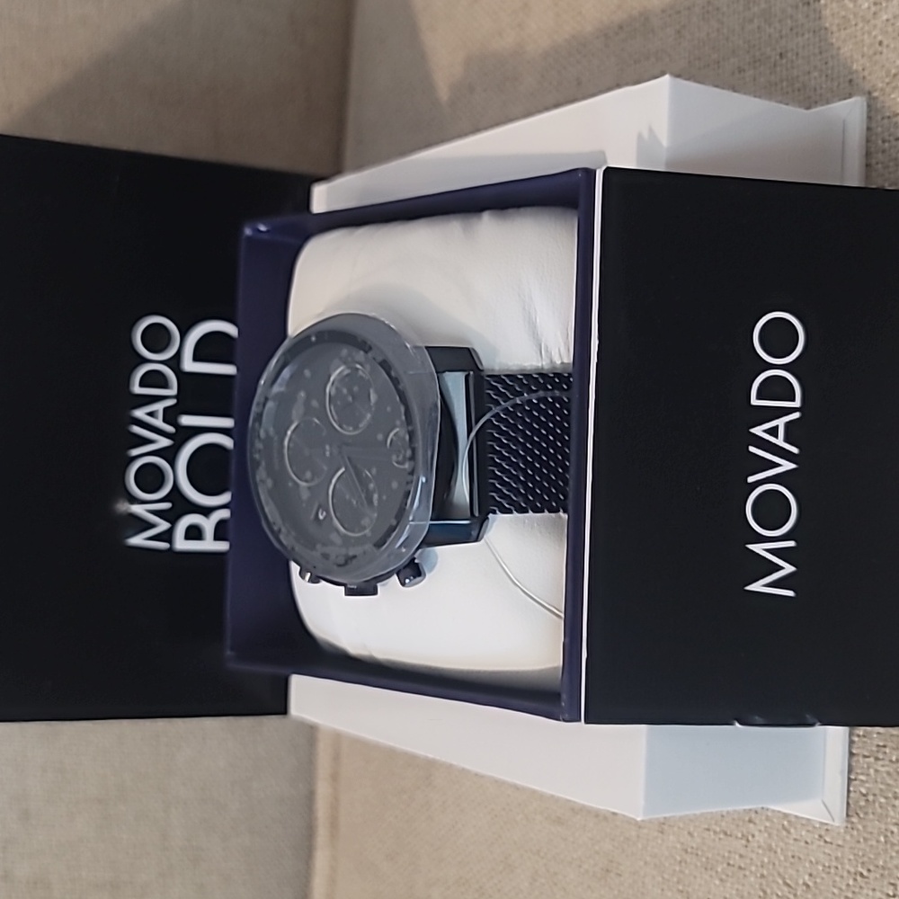 NWT!! Movado Bold Watch - Picture 9 of 9